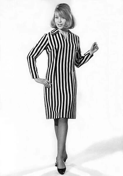 Reveille Fashions 1966: Marilyn Rickards. January 1966 P006669