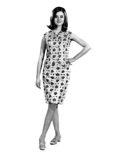 Reveille Fashions 1967: Elaine Mitchell. March 1967 P006301