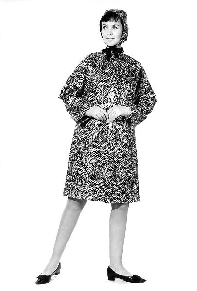 Reveille Fashions: Ann Cave. November 1966 P006694