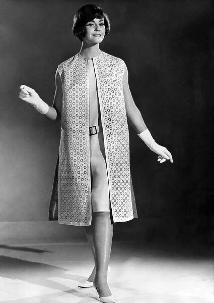 Reveille Fashions: Geraldine Hill. June 1961 P006350