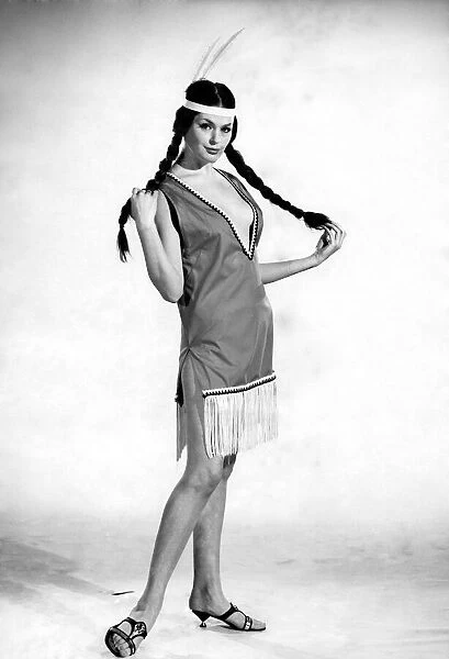 Reveille Fashions: Gloria James. March 1964 P006768