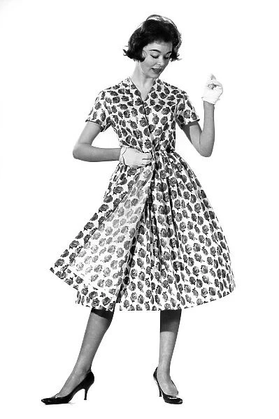 Reveille Fashions. Jackie Jackson. March 1960 P008999
