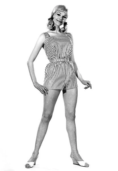 Reveille Fashions: Jo Waring. July 1963 P007707