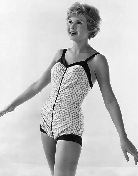 Reveille fashions. June 1958 P025267