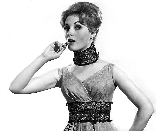 Reveille Fashions. Larry Choker. September 1960 P009003