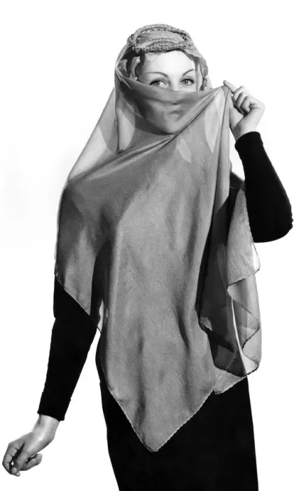 Framed Print : Reveille Fashions: Roma Reeves modelling head scarf in the fashion of a Hijab Framed Print : Reveille Fashions: Roma Reeves modelling head scarf in the fashion of a Hijab