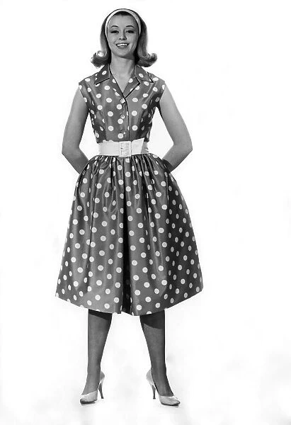 Reveille Fashions: Susie Scott. April 1960 P008975