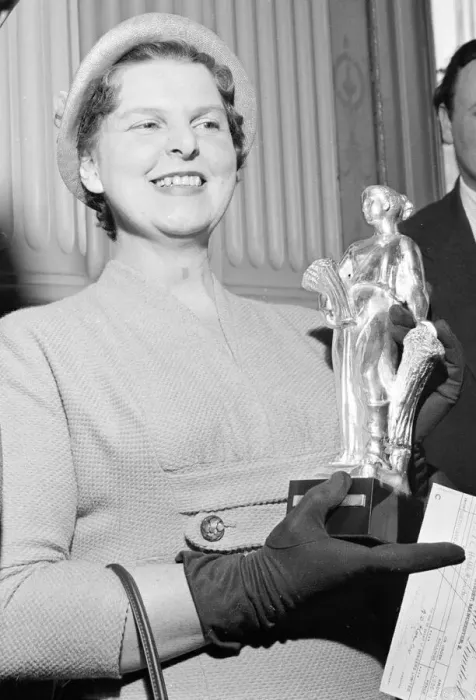Framed Print : Reveille present the award of Britains Ideal Housewife for 1957 to Mrs PC Hebblewaite