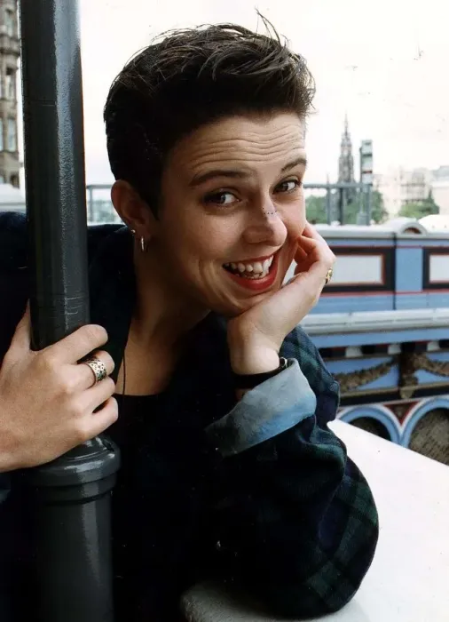 Framed Print : Rhona Campbell comp winner comedienne August 1992 A©mirrorpix Framed Print : Rhona Campbell comp winner comedienne August 1992 A©mirrorpix