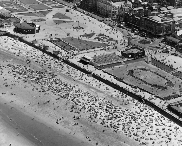 Framed Print : Rhyl, a seaside resort town and community in the county of Denbighshire Framed Print : Rhyl, a seaside resort town and community in the county of Denbighshire