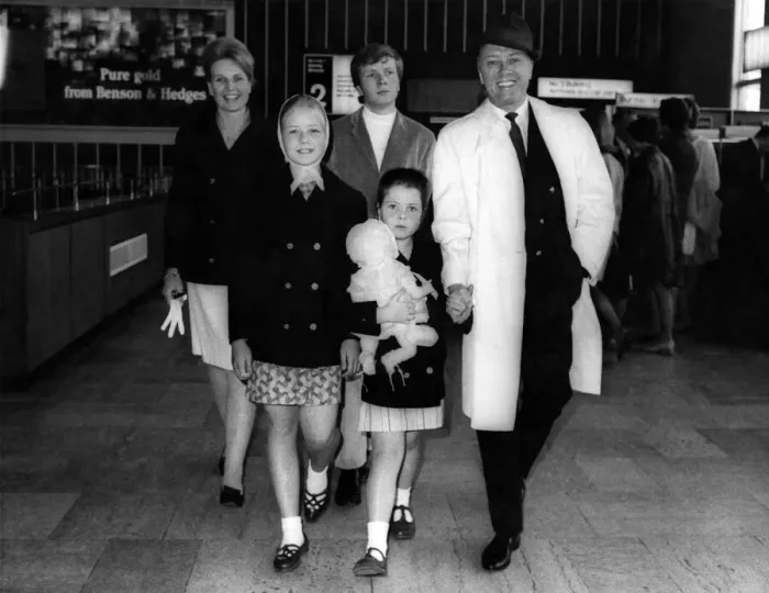 Framed Print : Richard Attenborough and his family left Heathrow Airport on for the South of France Framed Print : Richard Attenborough and his family left Heathrow Airport on for the South of France