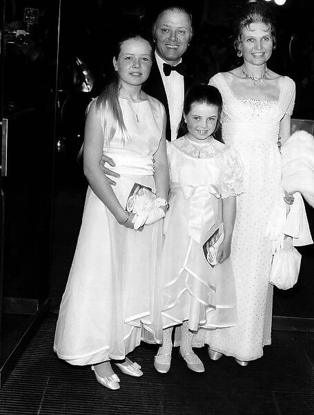 Richard Attenborough With Wife & Daughters