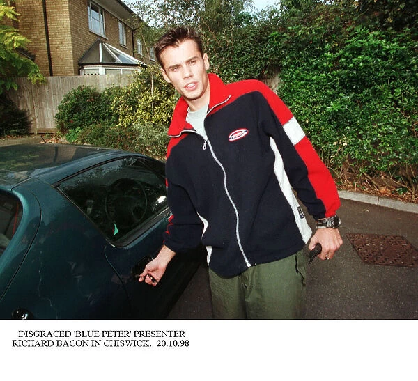 Richard Bacon former Blue Peter TV Presenter October 1998 Pictured opening his car