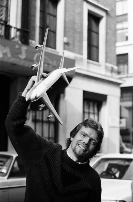 Framed Print : Richard Branson, boss of the Virgin Records empire, announces his latest venture - Virgin Framed Print : Richard Branson, boss of the Virgin Records empire, announces his latest venture - Virgin