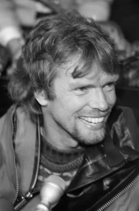 Framed Print : Richard Branson pictured safe on dry land after his ill fated Atlantic Balloon crossing