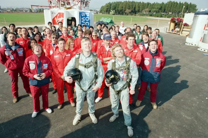 Framed Print : Richard Branson (right) and co-pilot Per Lindstrand (both wearing grey) Framed Print : Richard Branson (right) and co-pilot Per Lindstrand (both wearing grey)