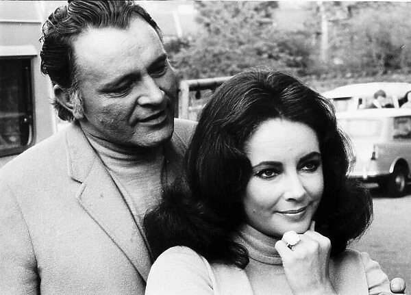 Richard Burton actor and Elizabeth Taylor with her £
