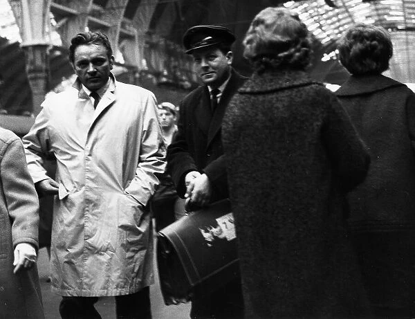 Richard Burton arrives at Paddington Station in 1963