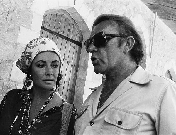Richard Burton & Elizabeth Taylor in Jerusalem, Israel 30th August 1975