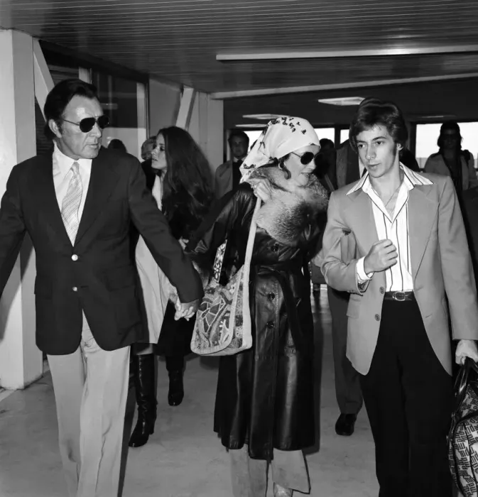 Framed Print : Richard Burton and Liz Taylor the newlyweds'arrived at Heathrow Airport today Framed Print : Richard Burton and Liz Taylor the newlyweds'arrived at Heathrow Airport today