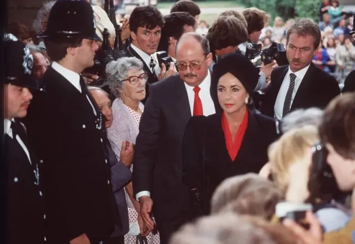 Framed Print : Richard Burton Memorial service Aug 1984 Elizabeth Taylor Framed Print : Richard Burton Memorial service Aug 1984 Elizabeth Taylor