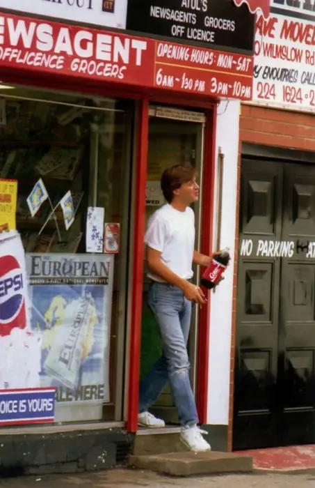 Framed Print : Richard Madeley TV Presenter leaving a local newsagent with a bottole of coke