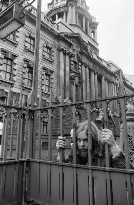 Framed Print : Rick Wakeman seen here in 1977 after recently rejoined the Yes'group Framed Print : Rick Wakeman seen here in 1977 after recently rejoined the Yes'group