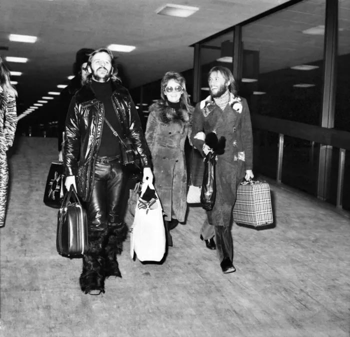 Framed Print : Ringo starr pictured with Lulu and her husband at Heathrow Airport Framed Print : Ringo starr pictured with Lulu and her husband at Heathrow Airport
