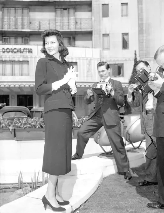 Framed Print : Rita Hayworth in London. Photo shoot press reception April 1956 Framed Print : Rita Hayworth in London. Photo shoot press reception April 1956