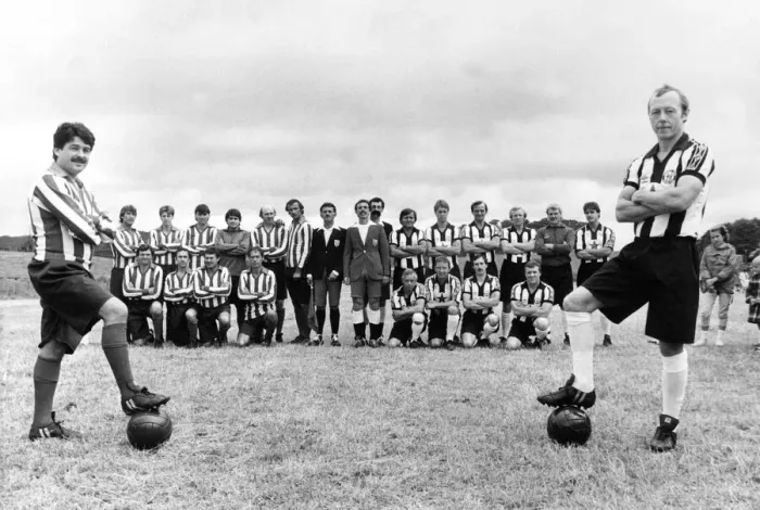 Framed Print : Rivals Bobby Kerr (left) and John Tudor with their teams at Beamish Museum for Geordie Framed Print : Rivals Bobby Kerr (left) and John Tudor with their teams at Beamish Museum for Geordie
