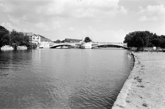 Framed Print : River Thames, Caversham, Reading, Berkshire, England, June 1980 Framed Print : River Thames, Caversham, Reading, Berkshire, England, June 1980