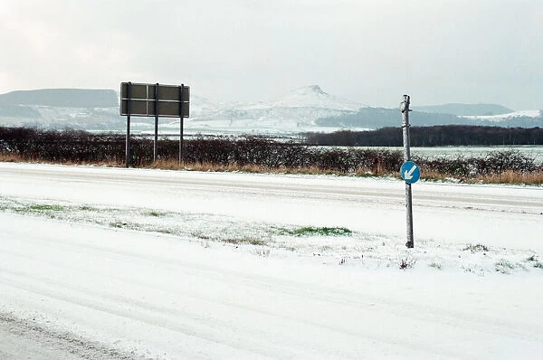 Empty road as cold snap hits Ormesby Bank, Middlesbrough, 28th February 1993
