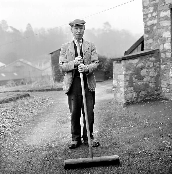 Road Sweeper Mr. Eddie Bowen (65) Dursley, Glos. March 1969 Z2577-002