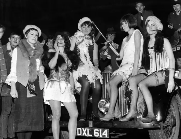 Framed Print : The Roaring Twenties came back to Glasgow last night - with a bang Framed Print : The Roaring Twenties came back to Glasgow last night - with a bang