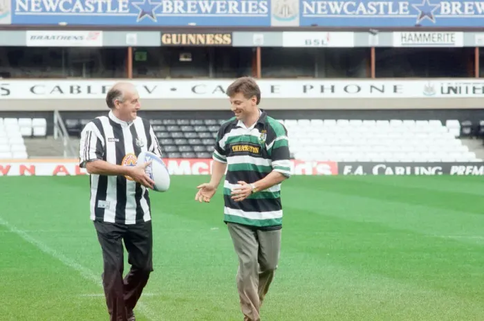 Framed Print : Rob Andrew signs for Newcastle Gosforth Rugby Club, news press conference at St James