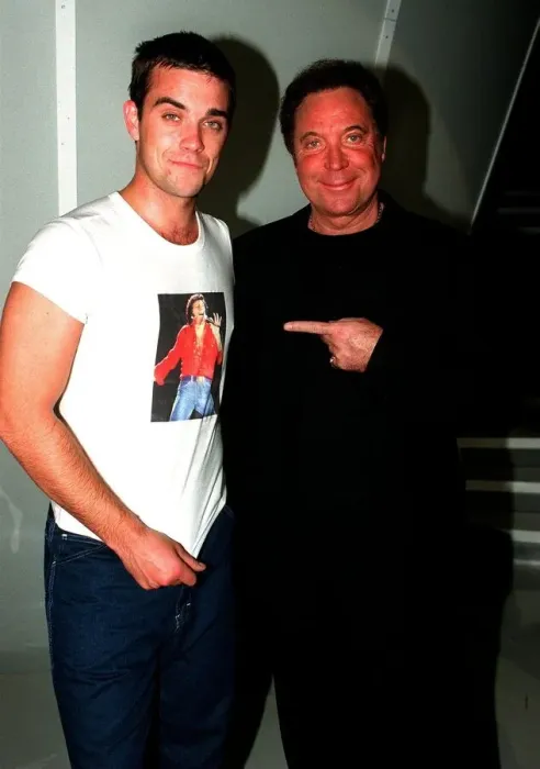 Framed Print : Robbie Williams and Tom Jones February 1998 After rehearsing their act for the Brit Framed Print : Robbie Williams and Tom Jones February 1998 After rehearsing their act for the Brit