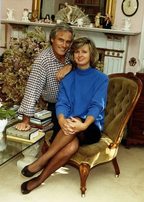 Framed Print : Robert Kilroy Silk TV Presenter in living room with his Wife Framed Print : Robert Kilroy Silk TV Presenter in living room with his Wife
