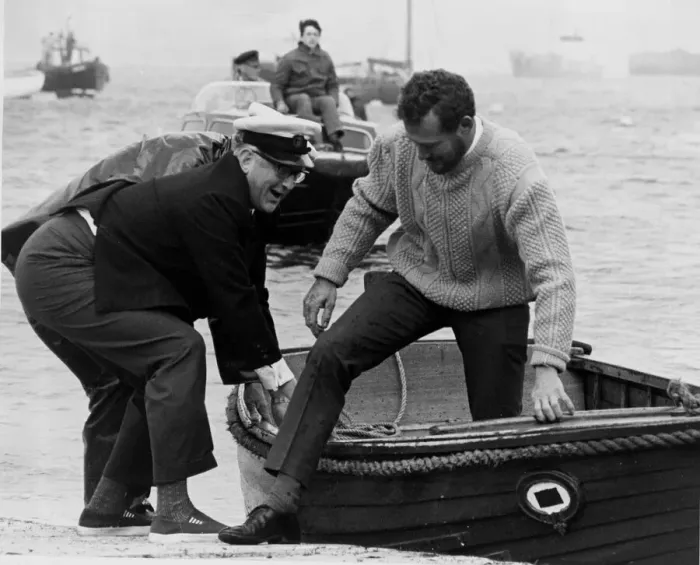 Framed Print : Robin Knox Johnston is helped on to dry land after winning the 1968-69 Sunday Times Framed Print : Robin Knox Johnston is helped on to dry land after winning the 1968-69 Sunday Times