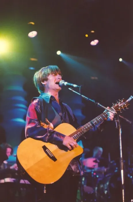 Framed Print : Rock group Crowded House perform in concert at Whitley Bay Ice Rink 29 May 1994 - singer