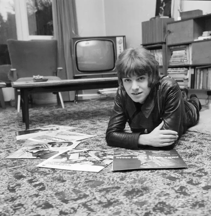 Framed Print : Rock musician and producer Peter Frampton at home. 14th January 1968 Framed Print : Rock musician and producer Peter Frampton at home. 14th January 1968