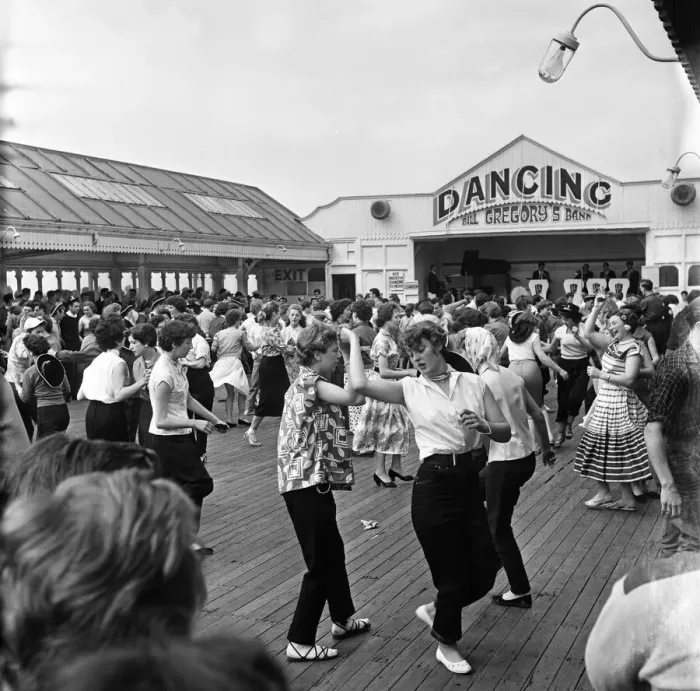 Framed Print : Rock n Roll session on the pier a Blackpool, Lancashire. 18th July 1957 Framed Print : Rock n Roll session on the pier a Blackpool, Lancashire. 18th July 1957