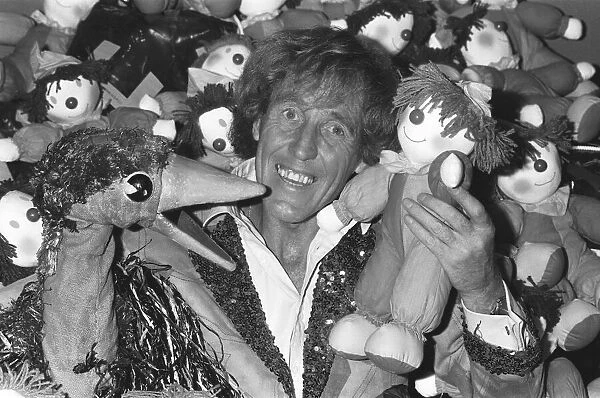 Rod Hull and Emu seen here promoting the NSPCC Childrens Variety Show