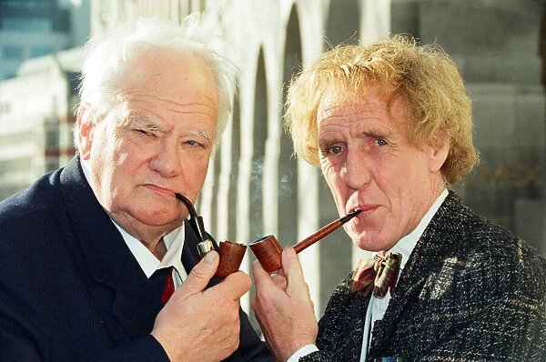 Rod Hull pipe smoker of the year 1993 seen here with Patrick Moore pipe smoker of