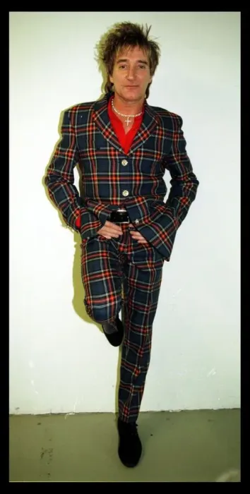 Framed Print : Rod Stewart in concert December 1998 Keil Germany wearing tartan suit tartan army Framed Print : Rod Stewart in concert December 1998 Keil Germany wearing tartan suit tartan army