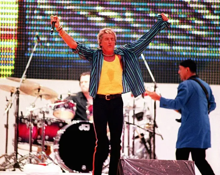 Framed Print : Rod Stewart concert Hampden Park Glasgow 3rd July 1999 singer on stage Scottish