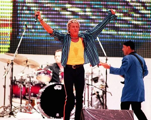 Rod Stewart concert Hampden Park Glasgow 3rd July 1999 singer on stage Scottish