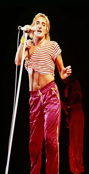 Rod Stewart in Concert in Los Angeles, USA Rock Star Pop Star On Stage
