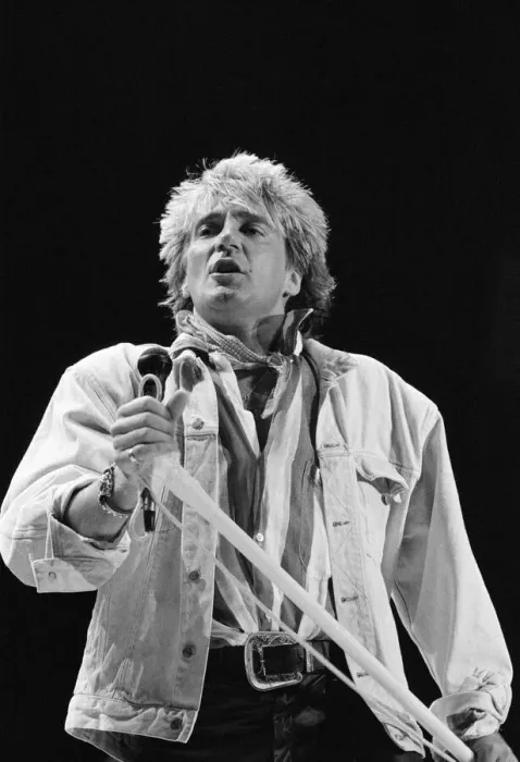Framed Print : Rod Stewart in concert at the NEC Arena, Birmingham, West Midlands