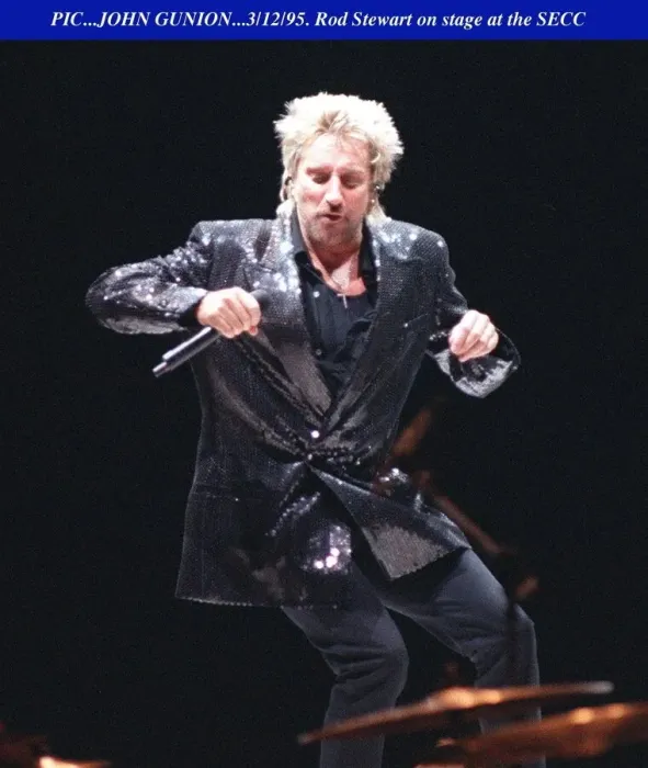 Framed Print : Rod Stewart dancing holding mike on stage SECC Glasgow Framed Print : Rod Stewart dancing holding mike on stage SECC Glasgow