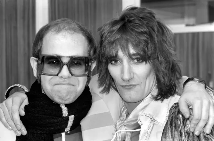 Framed Print : Rod Stewart and Elton John. Pop superstars Rod Stewart and Elton John make it up back